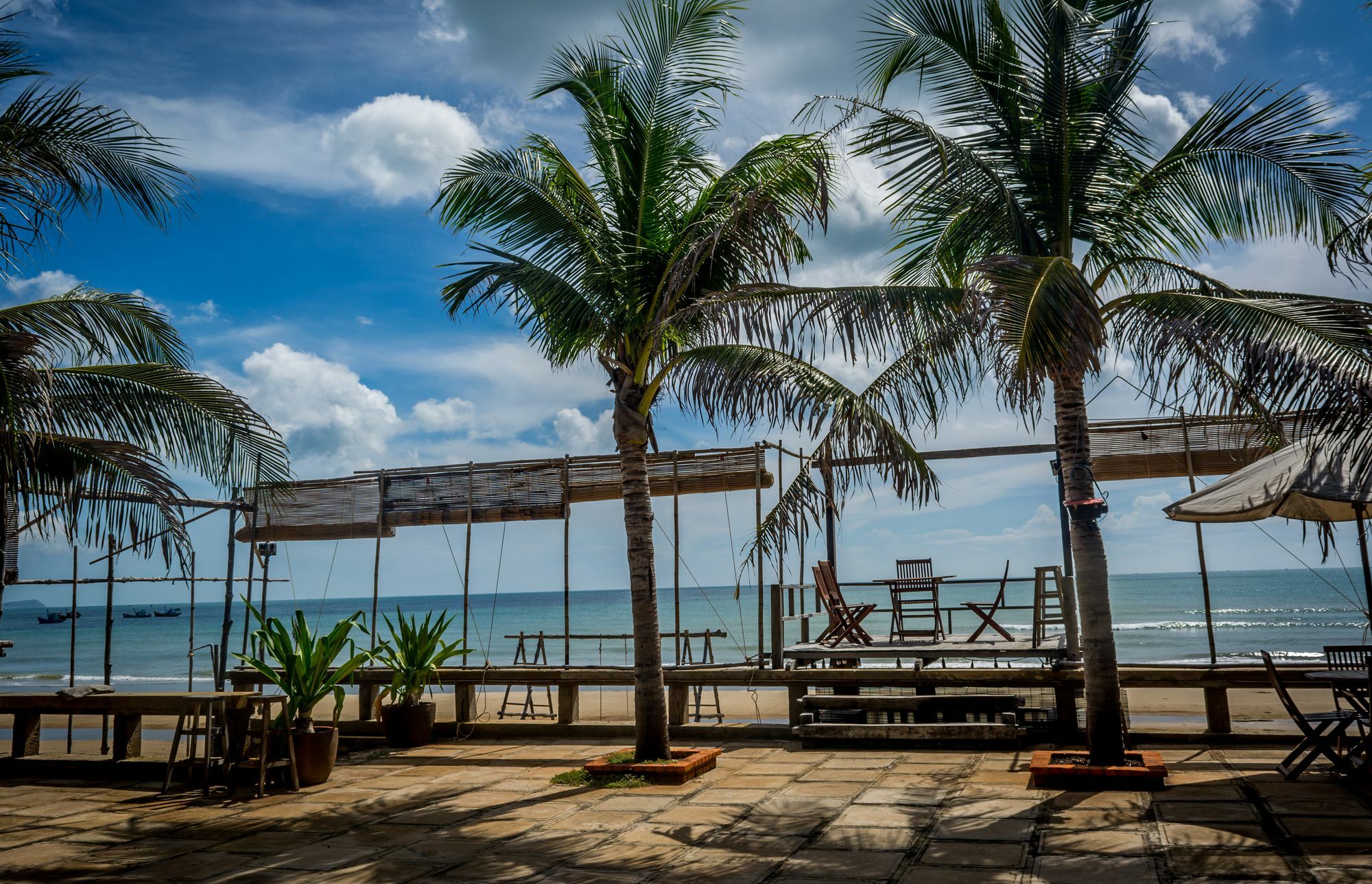 Hotel Longson Muine Backpacker Paradise Mui Ne Esterno foto